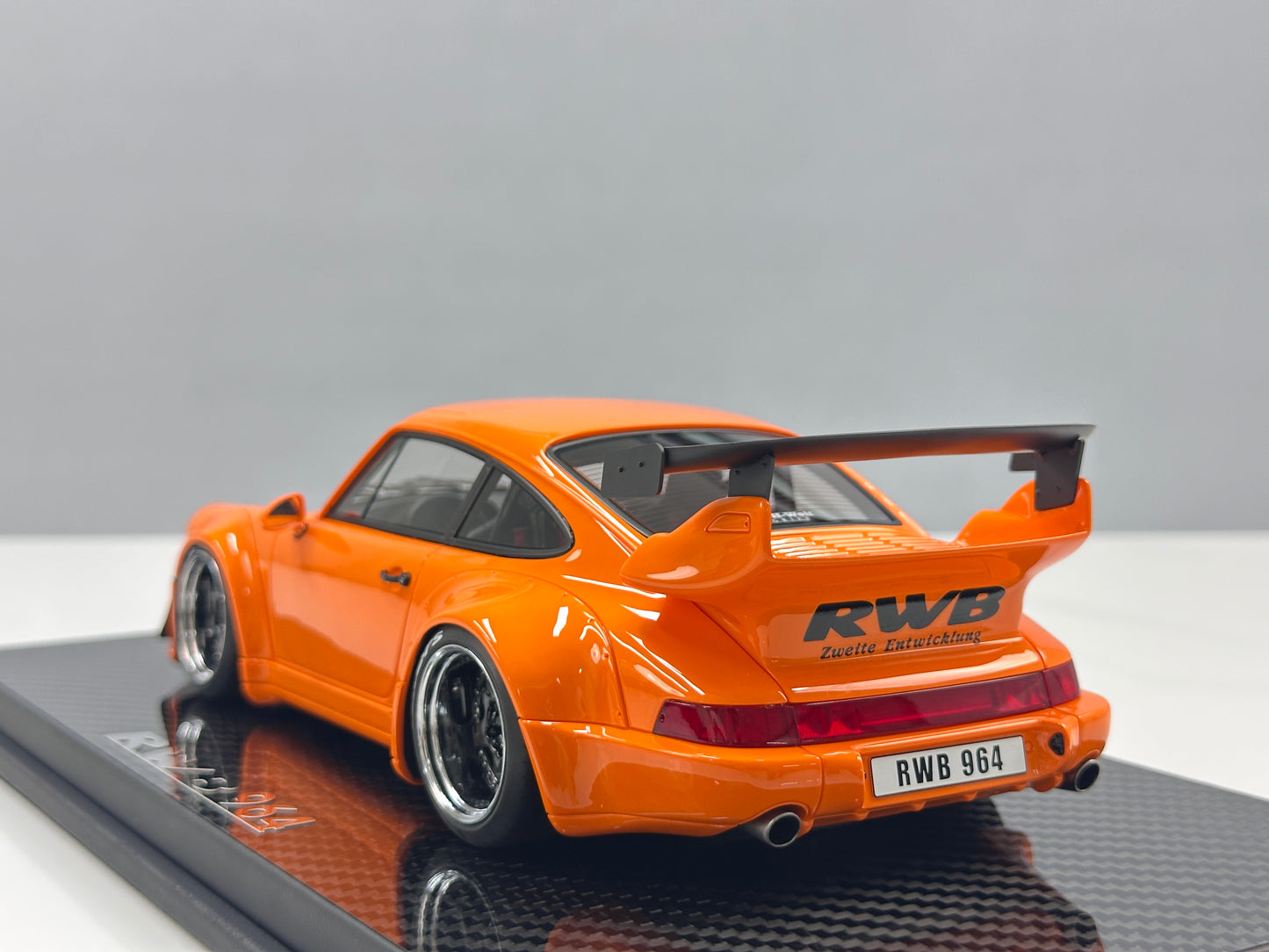 TGM Model 1/18 Porsche RWB 964 (Orange) TGM009