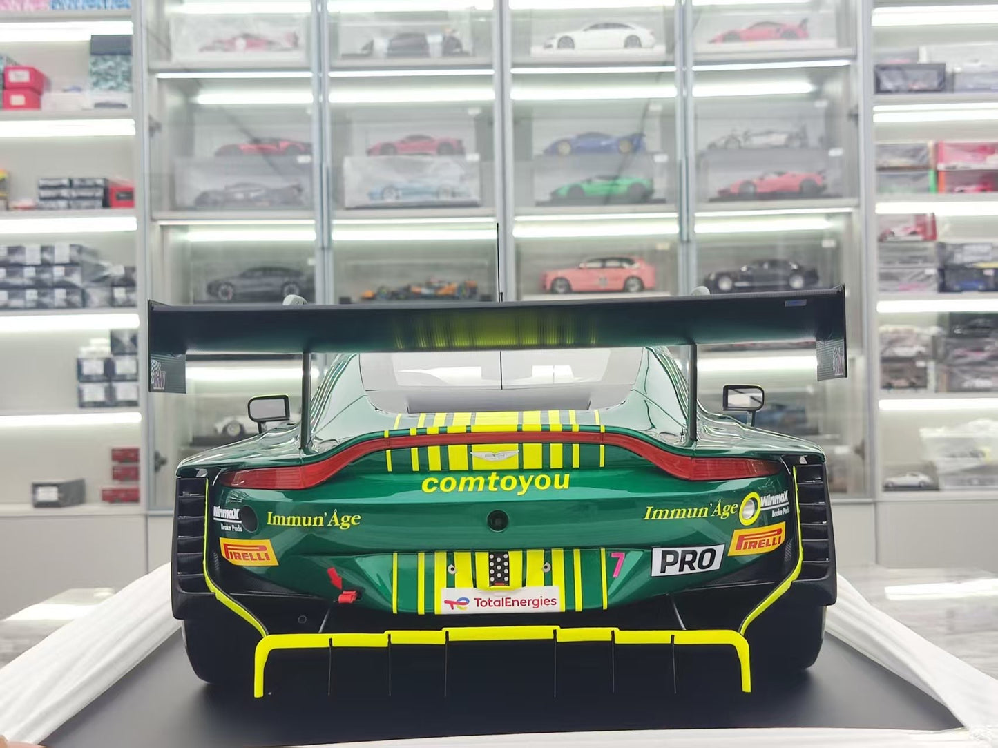 SPARK 1/8 Aston Martin GT3 Winner SPA Green 08SP258