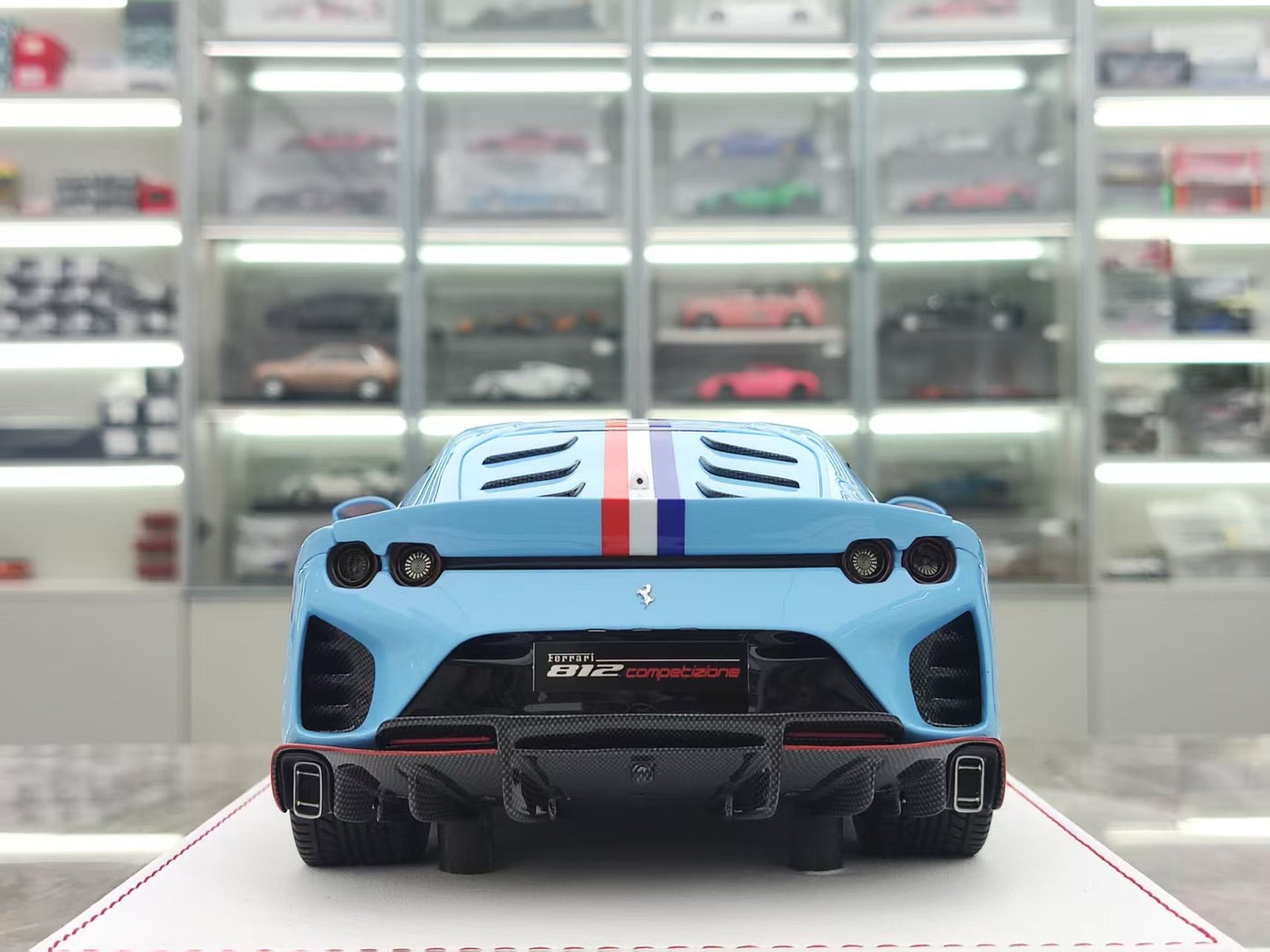 GL 1/18 Ferrari 812 Competizione Resin Model JS-GL027