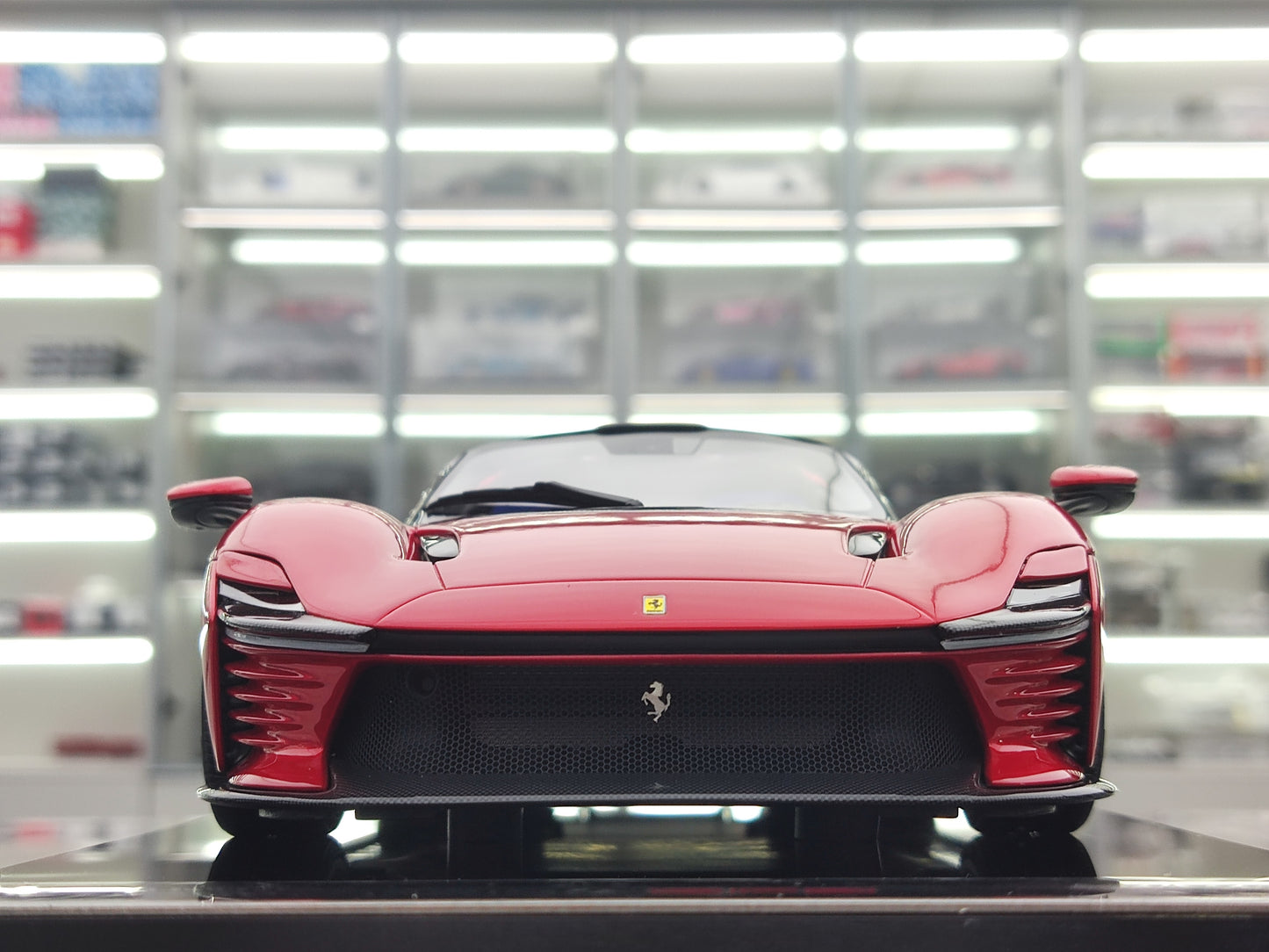 Amalgam 1/18 Ferrari Daytona SP3 Standard Red M6276-SC1