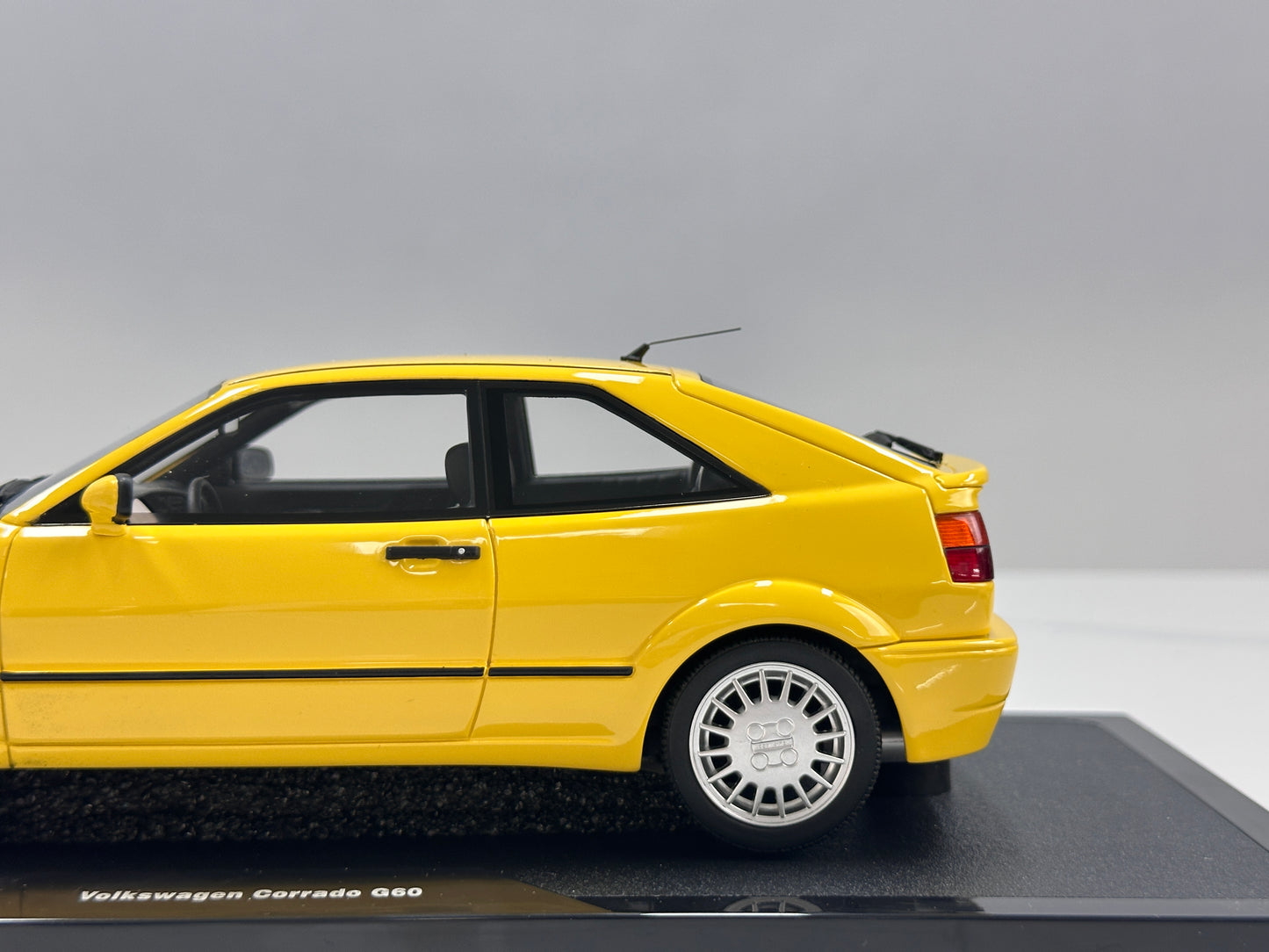OTTO 1/18 Volkswagen Corrado G60 Yellow OT1385