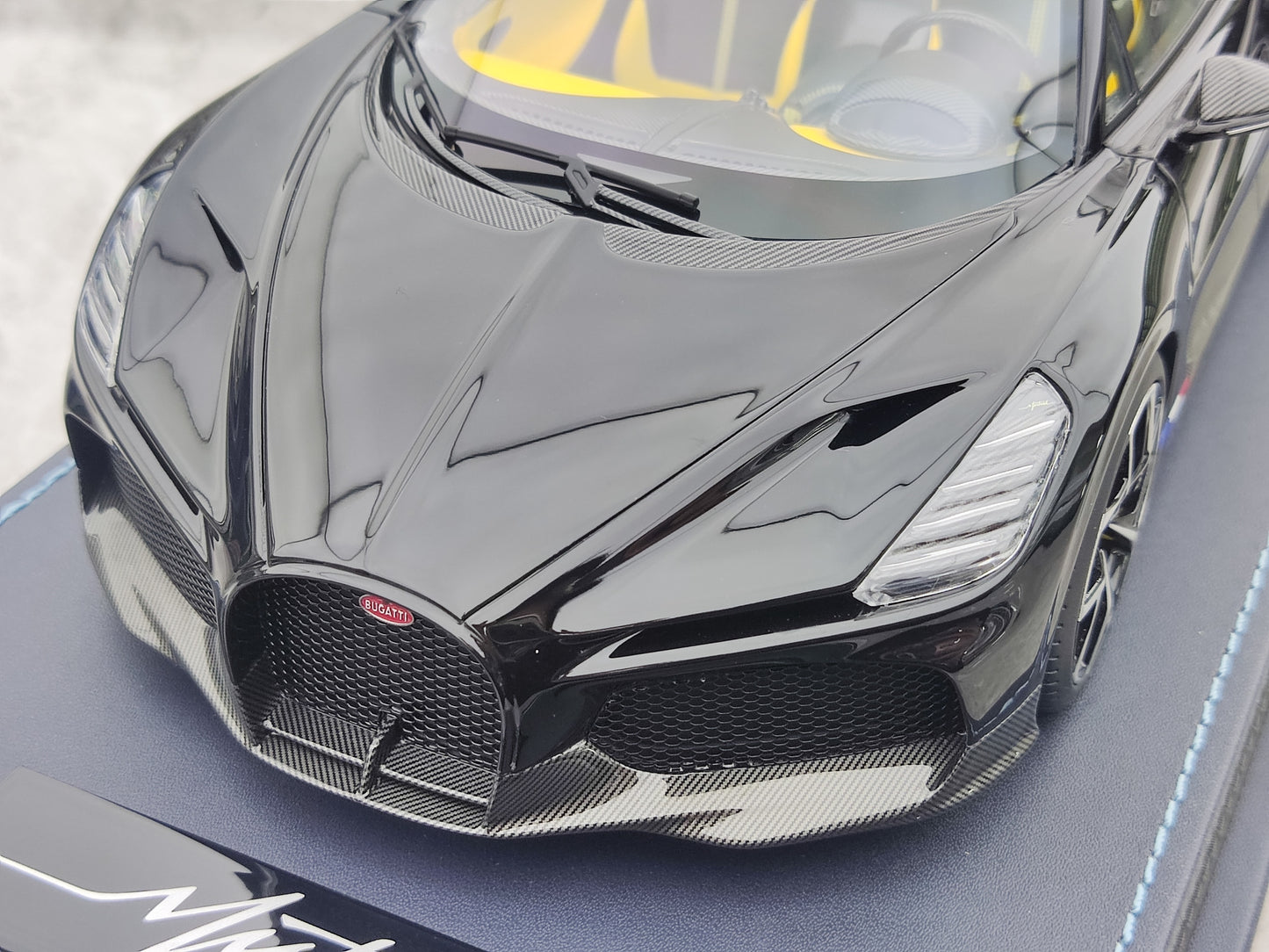 MR 1/18 Bugatti W16 Mistral Convertible, Jet Black, Limited Edition Model Car BUG015A