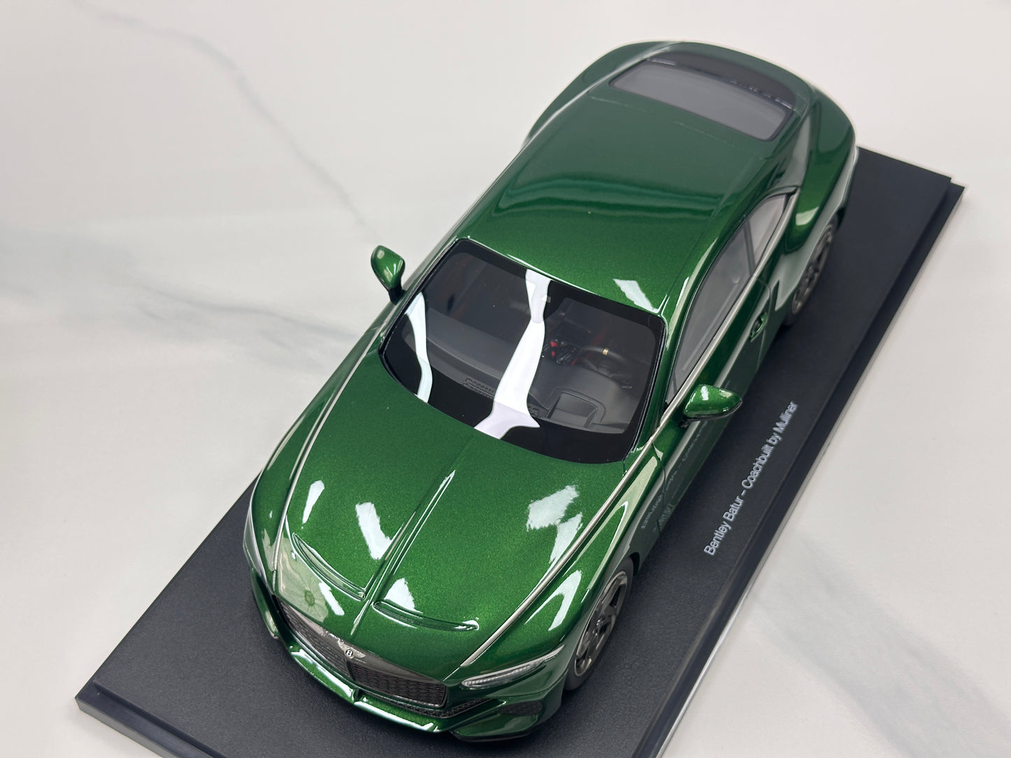 Topspeed 1/18 Bentley Batur Scarab Green TS0672
