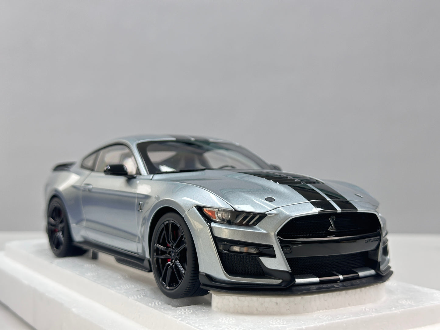 AUTOart 1/18 Ford Mustang Shelby GT500 Silver 73096