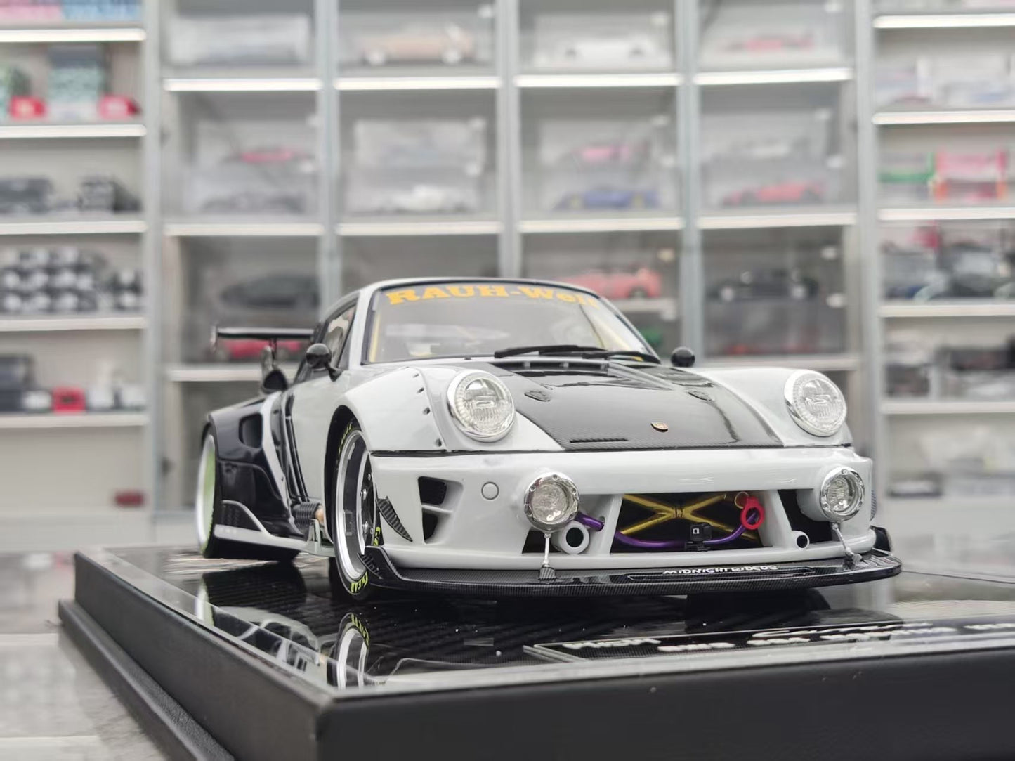 MCM 1/18 Porsche RWB 964 heavily modified Cyberpunk White Limited Edition Car Model MCM019