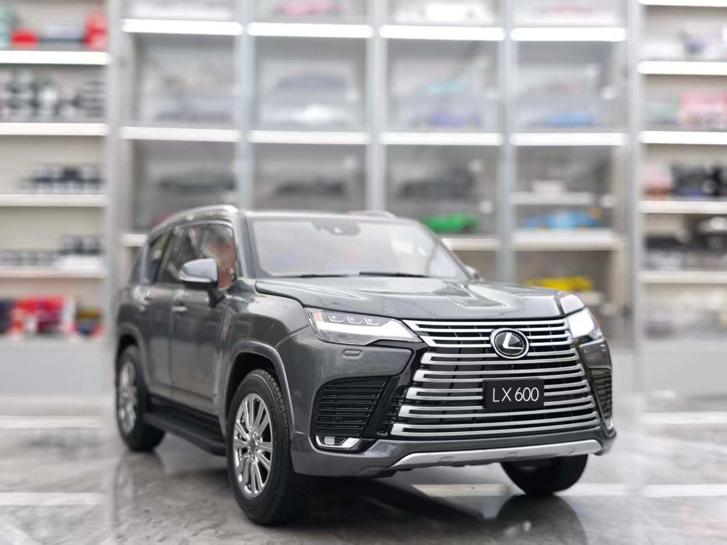 LCD 1/18 Lexus LX600 Gray LCD18021-GR