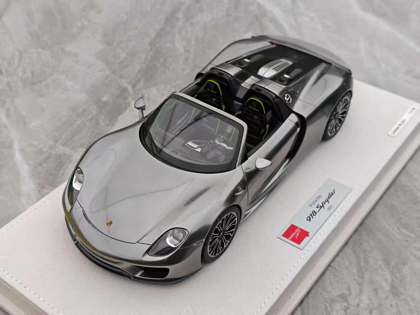 MAKEUP 1/18 Porsche 918 Spyder, Silver, EML045J