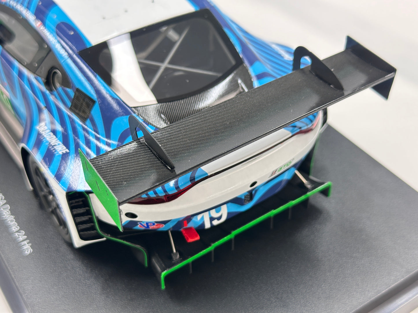 Topspeed 1/18 Aston Martin Vantage GT3 Evo – White & Blue Livery (TS0709)