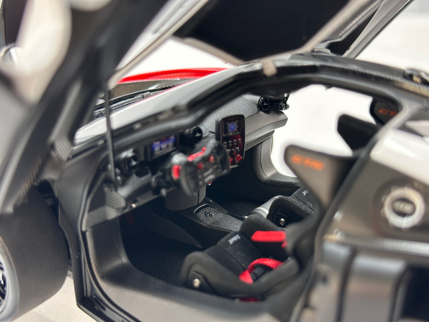 LCD 1/18 McLaren Senna GTR Red and White LCD18016-RW