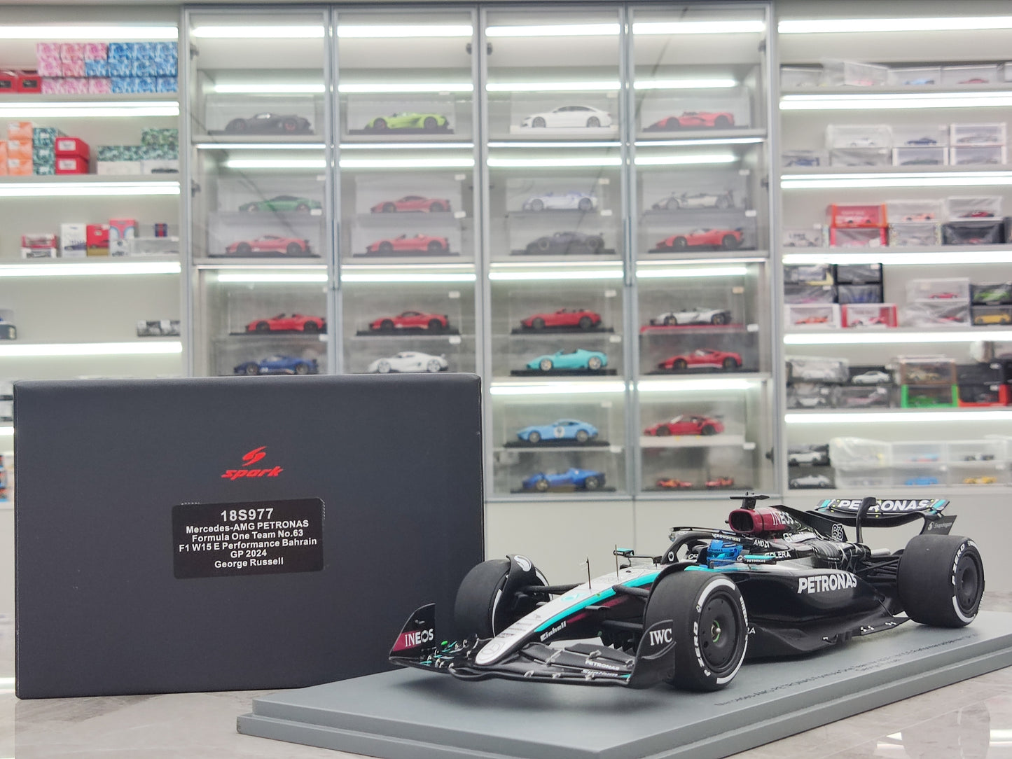 SPARK 1/18 Mercedes AMG F1 Team W15 2024 race to be determined No. 63 Russell Green paint Simulation F1 car model 18S977