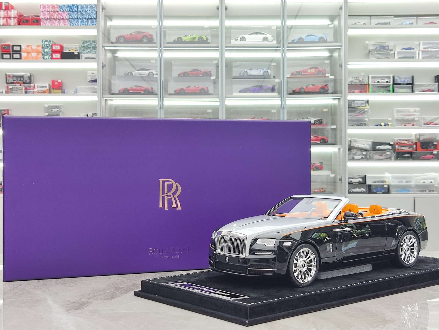 HH Model 1/18 Rolls-Royce Dawn Diamond Black/Titanium Silver HH424