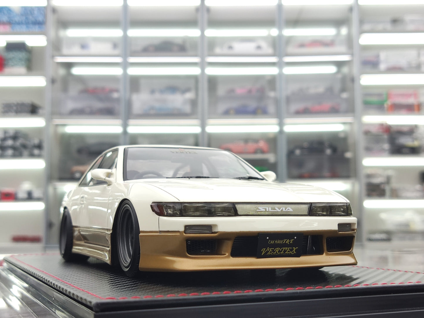 Ignition Model 1/18 Nissan Vertex S13 Silvia White/Gold with SR20 Engine IG3589