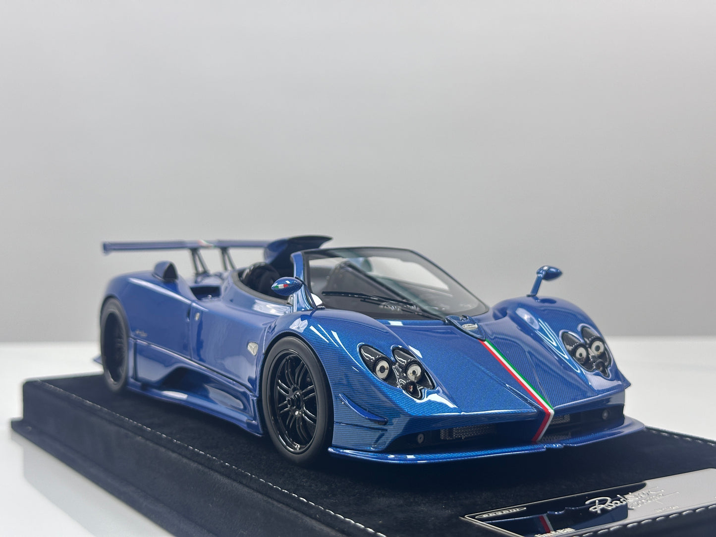 HH Model 1/18 Pagani Zonda Cinque Roadster Blue Full Carbon