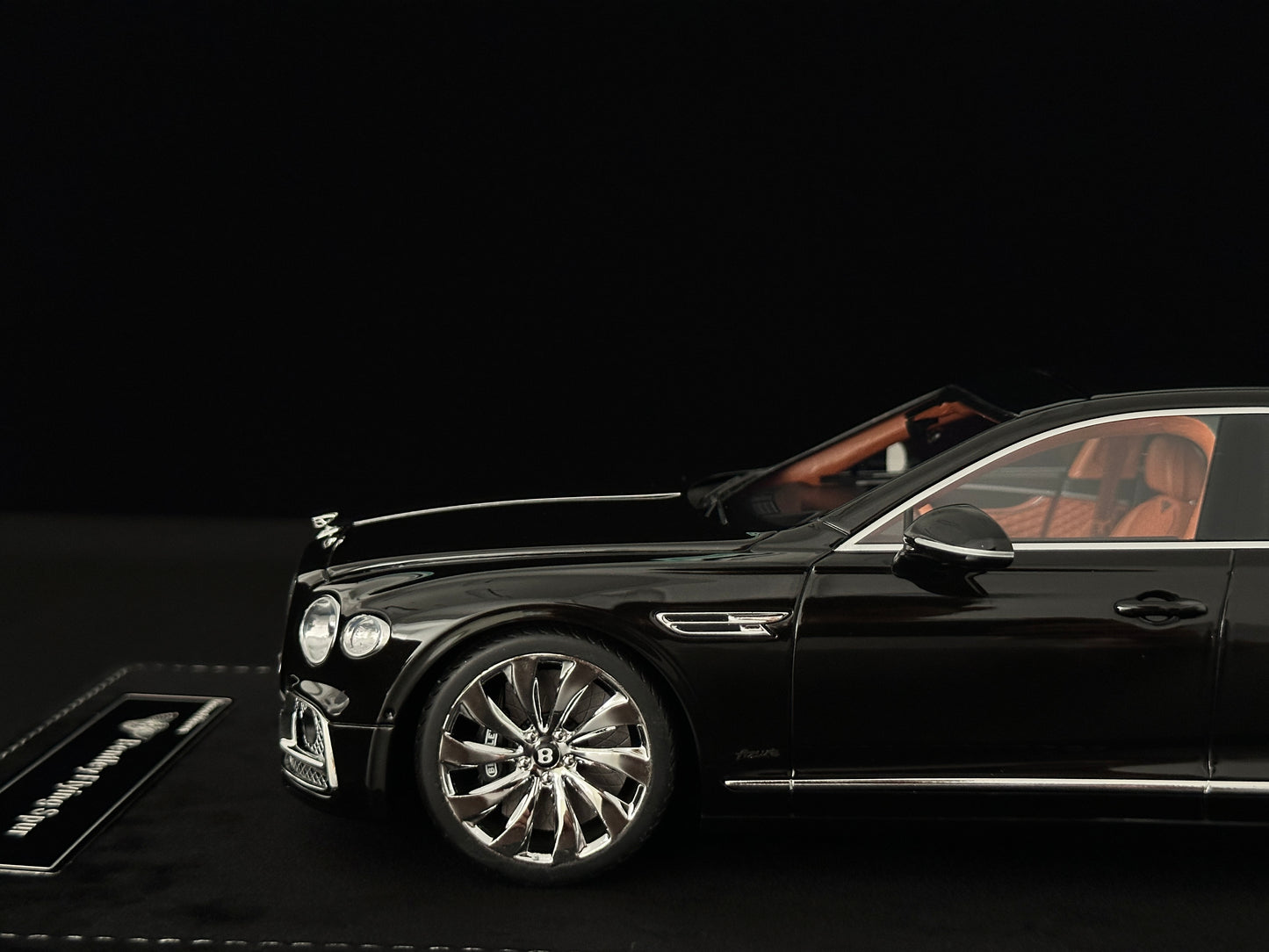 HH Model 1/18 Bentley Flying Spur Diamond Black HH627