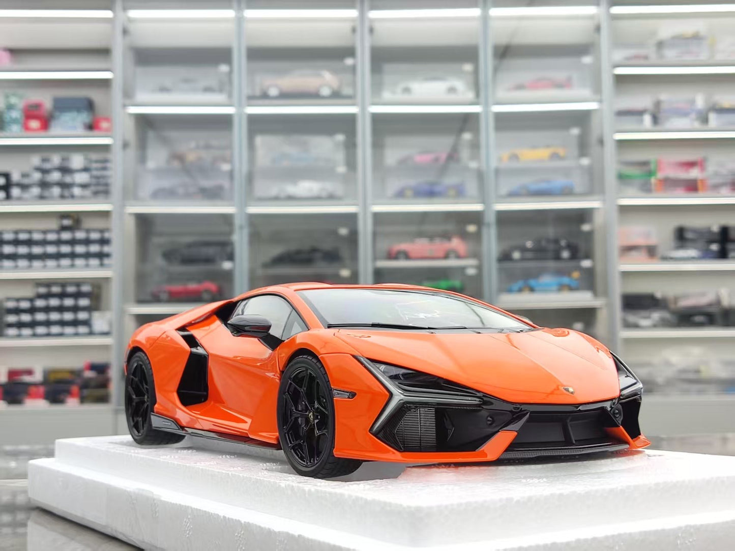 LCD 1/18 Lamborghini Revuelto Alloy Full Opening Orange LCD18026-OR