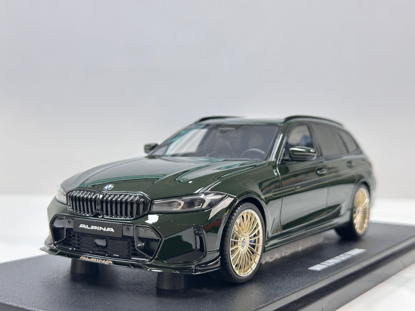 GT Spirit 1/18 BMW Alpina B3 GT Touring Green GT549