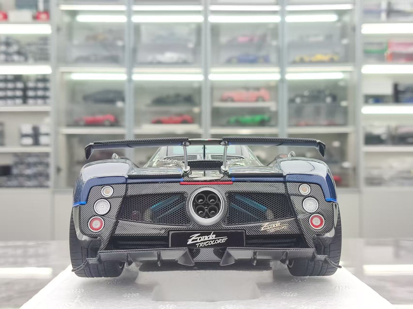 Almost Real 1/18 Pagani Zonda Tricolore Blue Carbon 850620001
