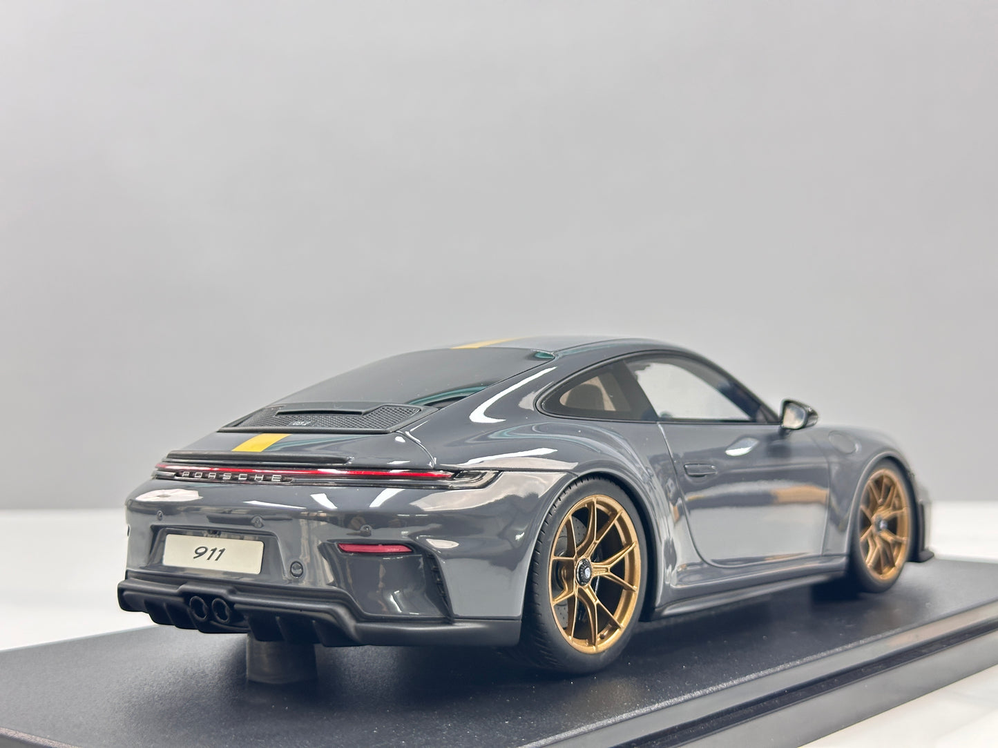 GT Spirit 1/18 Porsche 911 [992.2] GT3 Touring Grey GT577