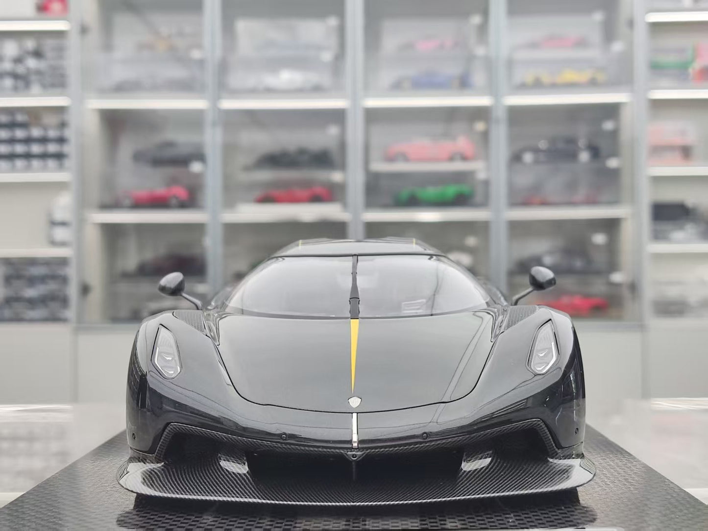 FRONTIART 1/18 Koenigsegg Jesko Absolut Black/Gray FA183