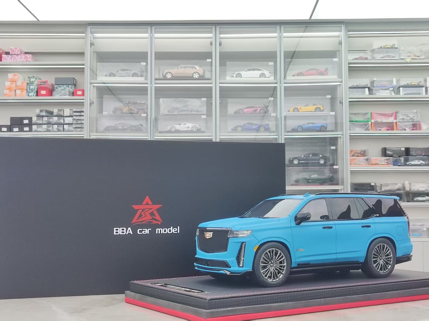 BBA MODEL 1/18 Cadillac Escalade V-Series Matte Blue BBA051
