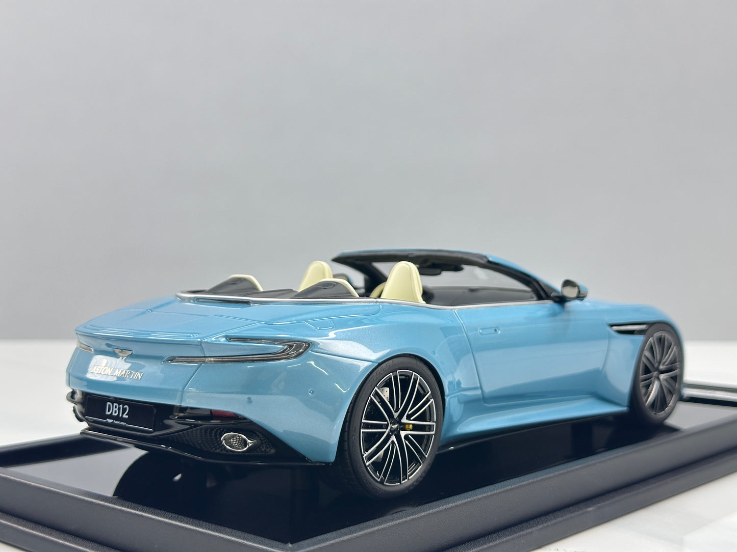 Xiaoguang Model & MotorHelix 1/18 Aston Martin DB12 Volante Convertible – Caribbean Blue (MH384)