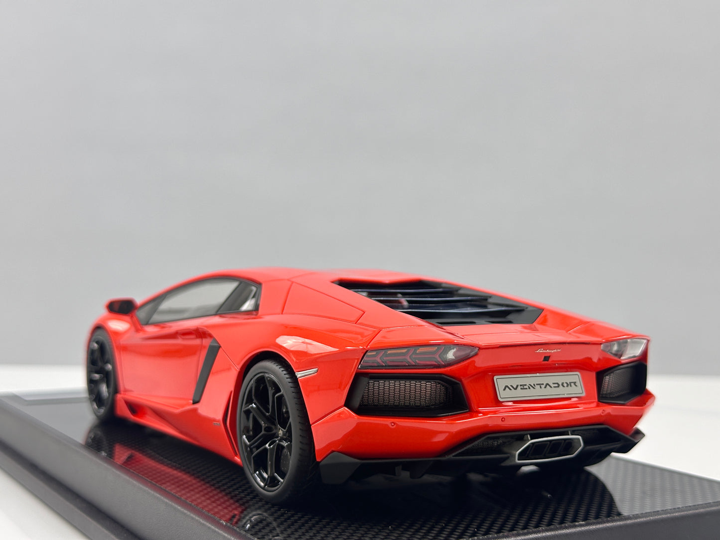VMB 1/18 Lamborghini Aventador LP700-4 Orange VMB063