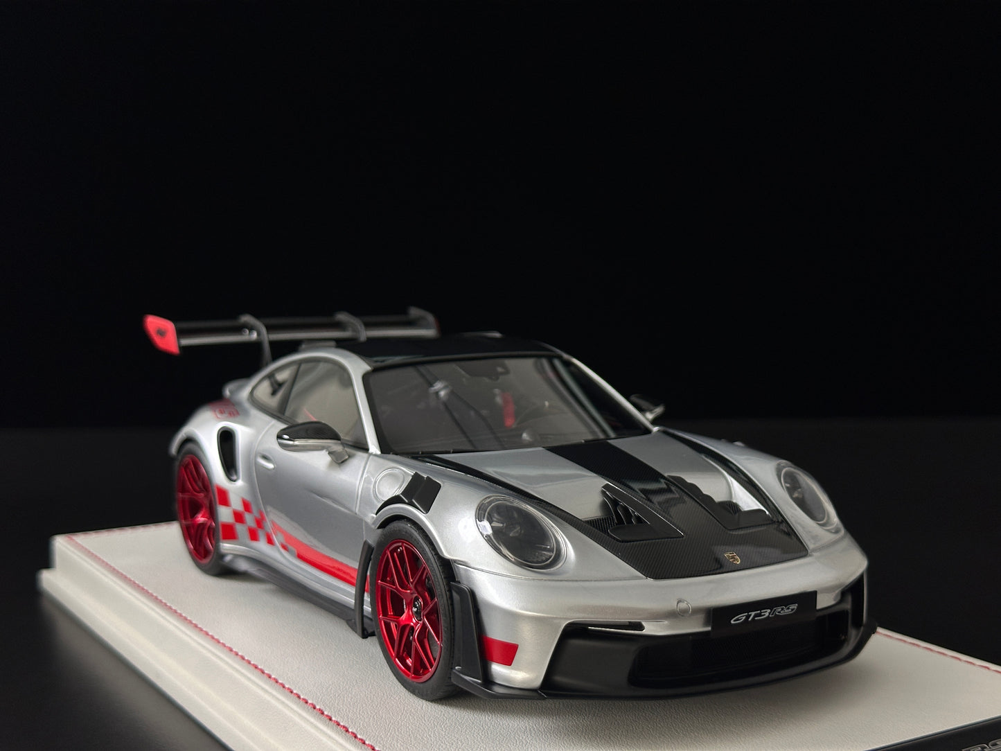 GH MODEL 1/18 Porsche 992 GT3RS Red Seals/GT Silver GH014