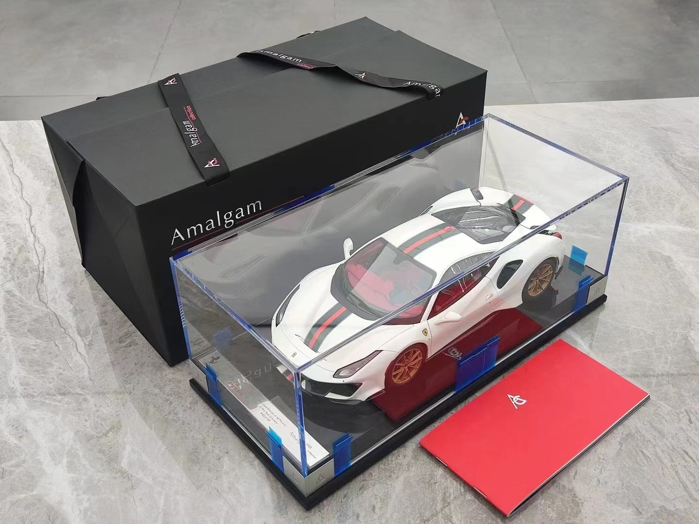 Amalgam 1/18 Ferrari 488 Pista Custom Edition Diecast Car Model