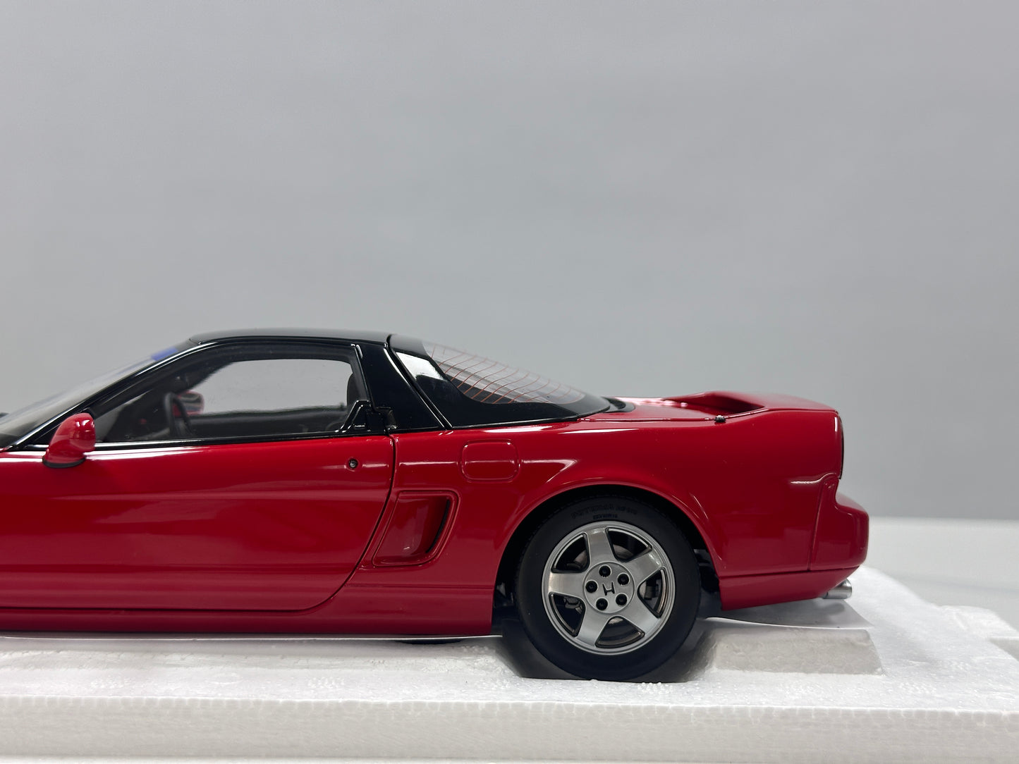 LCD 1/18 Honda NSX 1st Generation (MK1/NA1) Red LCD18022-RE