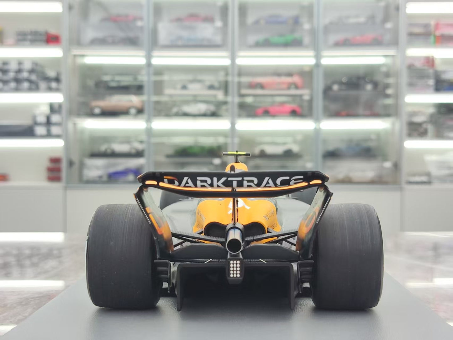 SPARK 1/18 McLaren F1 MCL38 2024 Miami Grand Prix Norris's first win Black and Orange Livery 18S986