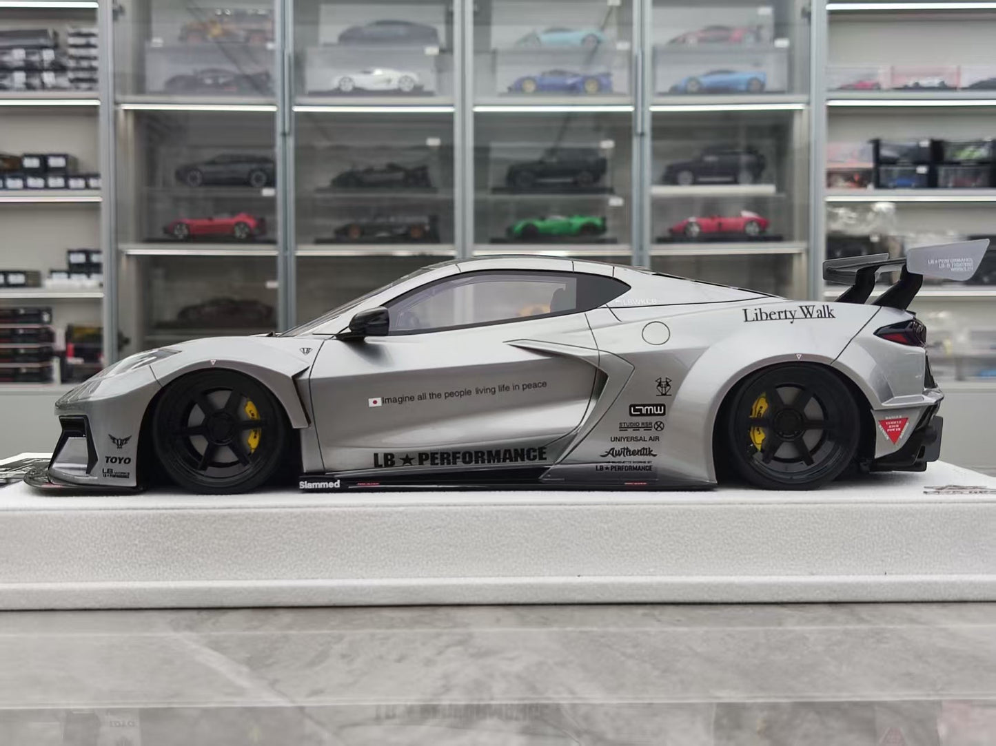 BBA MDOEL 1/18 Corvette C8 Widebody Tungsten Steel Silver BBA059