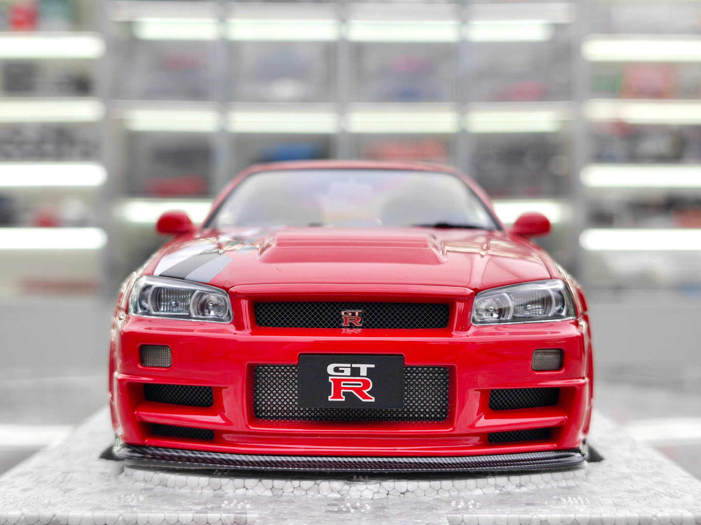 MOTORHELIX 1/18 Nissan Skyline GT-R (R34) Customized Version, Red MH328