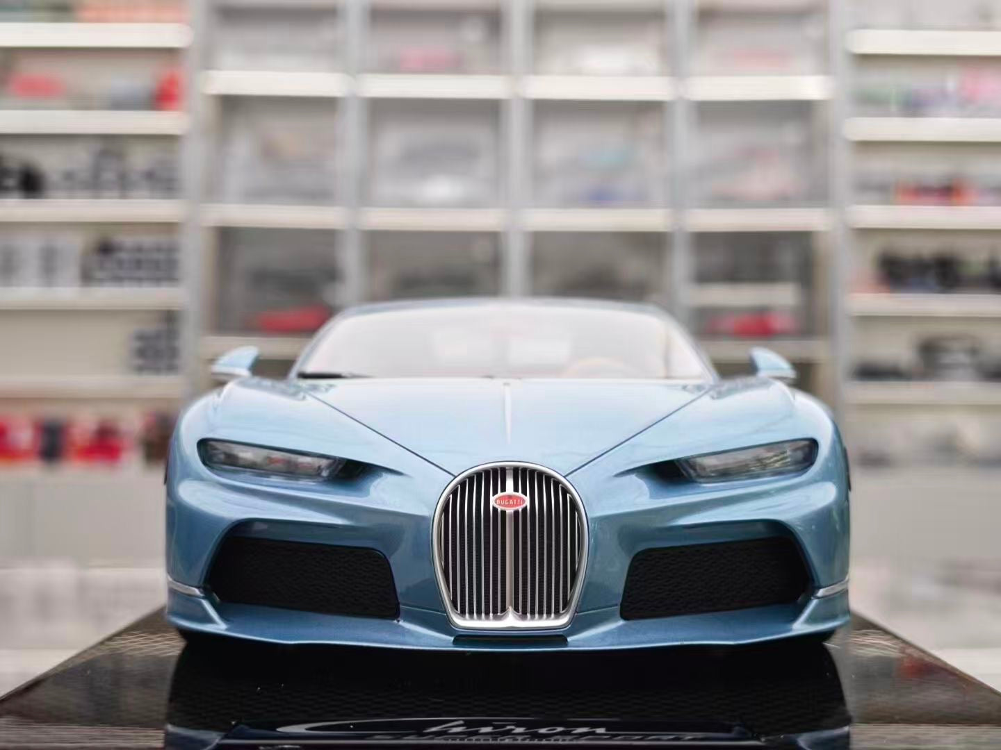 MR 1/18 Bugatti Chiron Super Sport Atlantic Blue BUG012E