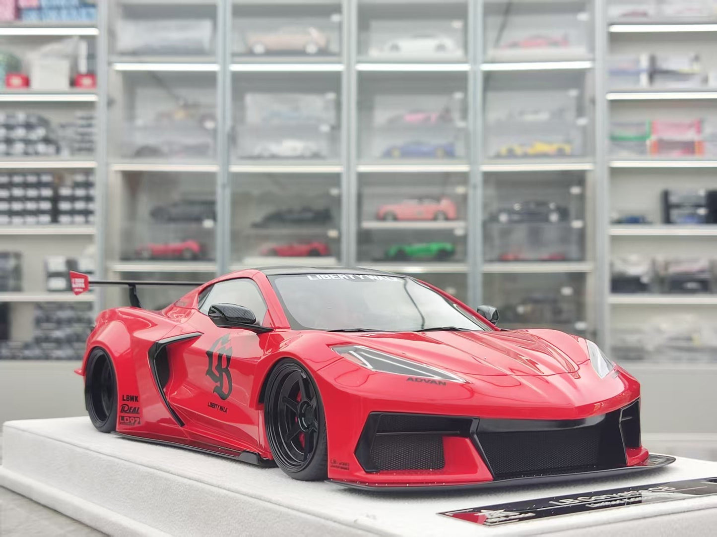 BBA MODEL 1/18 Corvette C8 LB Widebody Modified, Standard Red BBA035