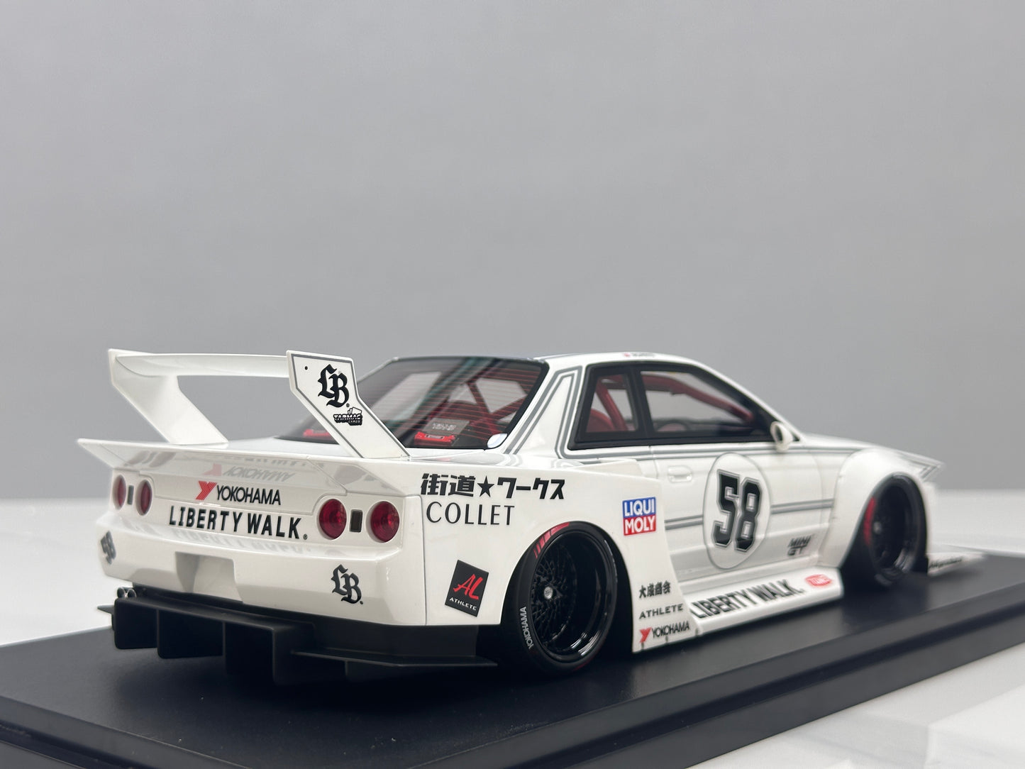 TOPSPEED 1/18 Nissan GT-R R32 Kaido Works TAS 2025 White TS0695