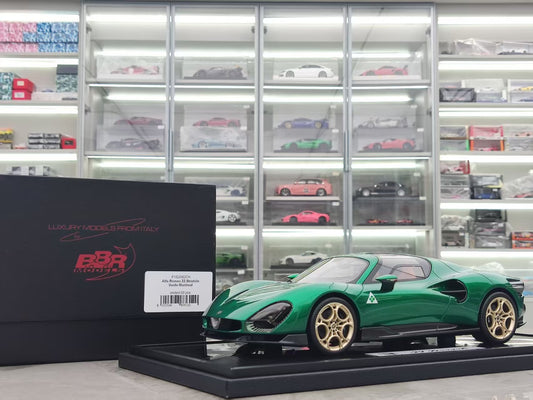 BBR 1/18 Alfa Romeo 33 Stradale Carbon Base Green Car Model P18264DCH