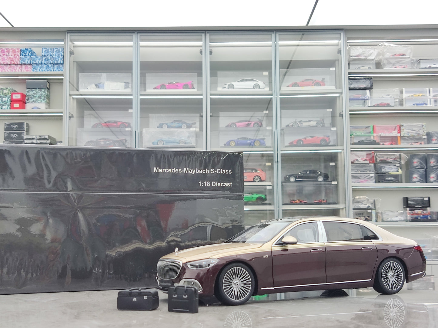 Almost Real 1/18 Mercedes-Maybach S-Class, Kalahari Gold/Tourmaline Red, 820122B