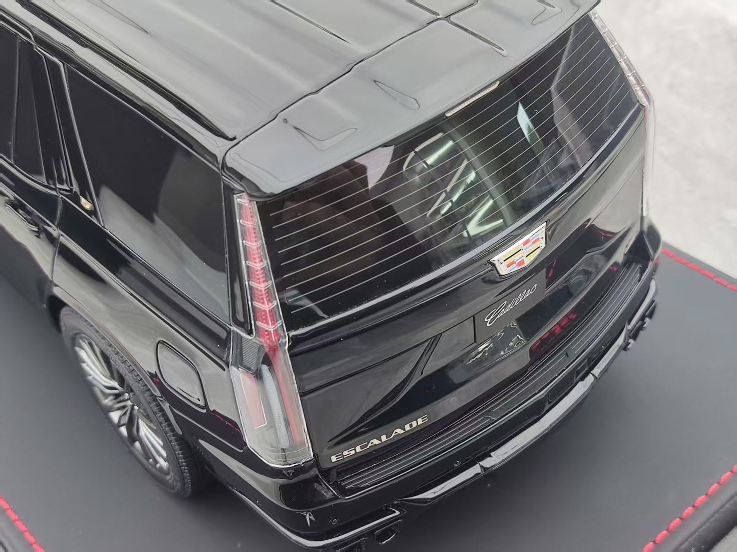 BBA MODEL 1/18 Cadillac Escalade V-Series, Gloss Black, BBA050