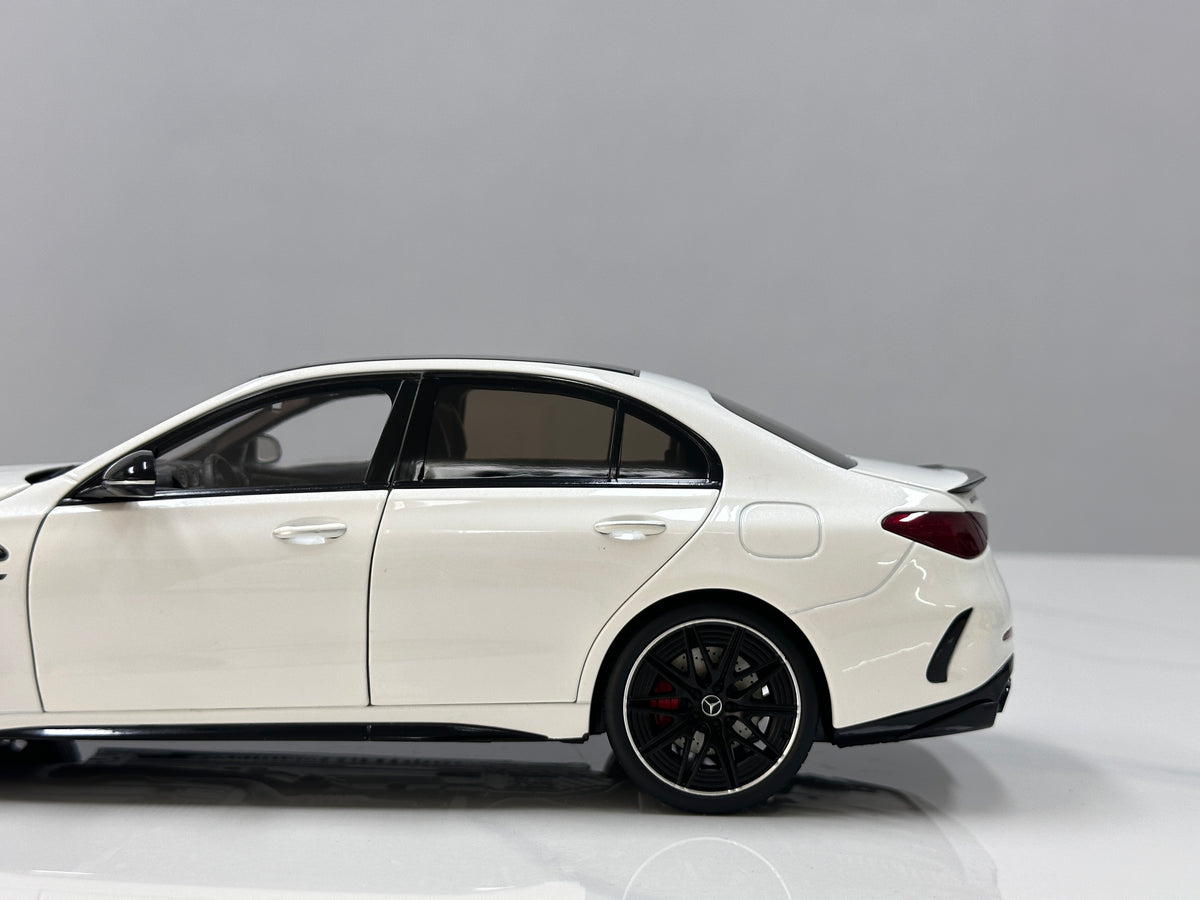 NZG 1/18 Mercedes-AMG C63 S E-Performance Gloss White (111200040)