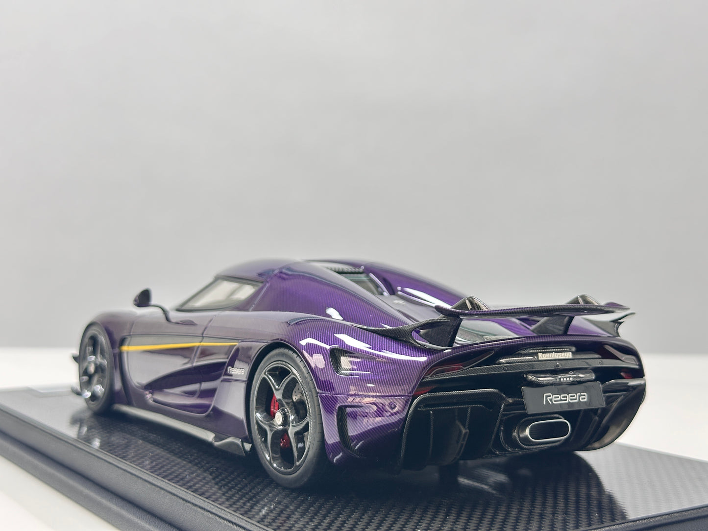 FRONTIART 1/18 Koenigsegg Regera Carbon Purple FA194