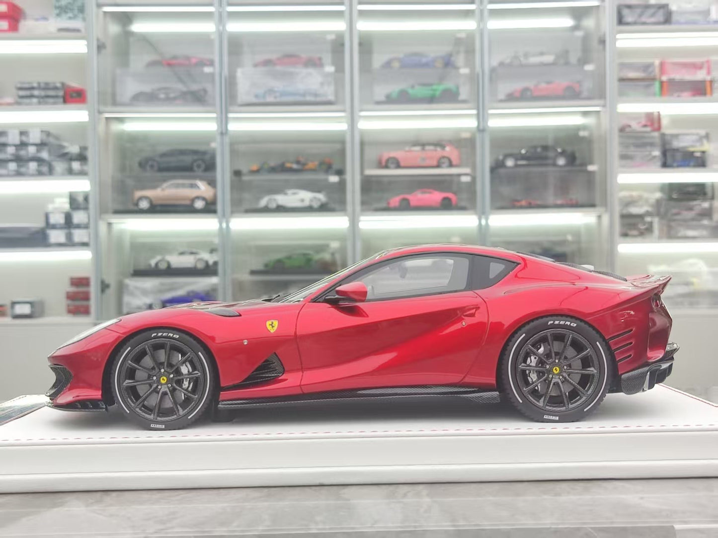TE 1/18 Ferrari 812 Competizione Metallic Red Collectible Model JS-TE003