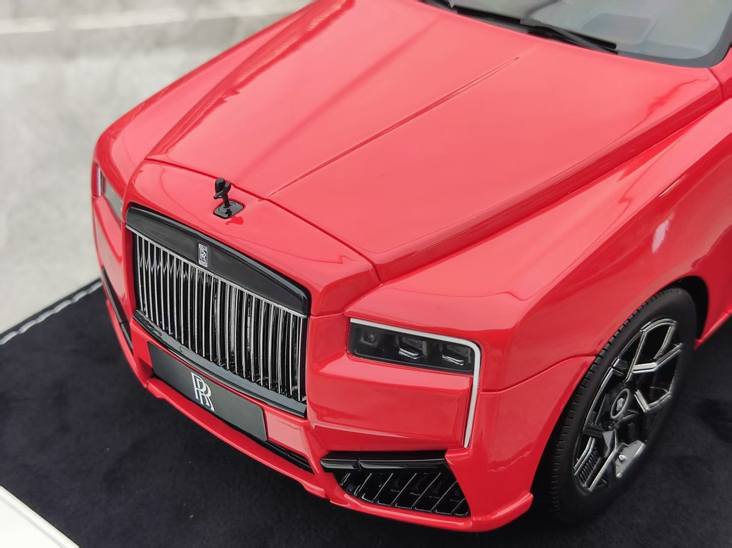 HH Model 1/18 Rolls-Royce Cullinan Series II Phoenix Red HH541