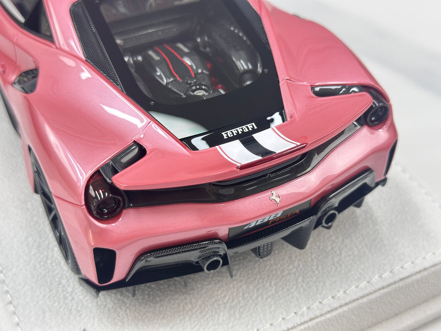 BBA Modelo 1/18 Ferrari 488 Pista Rosa BBA092