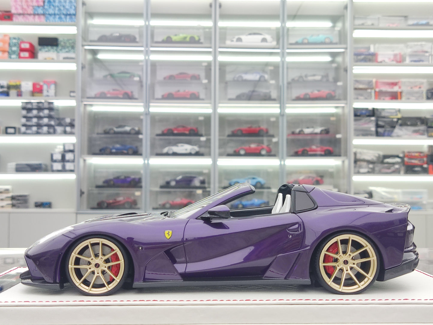 RUNNER 1/18 Ferrari 812GTS Purple Simulation Car Model JN-RNR041