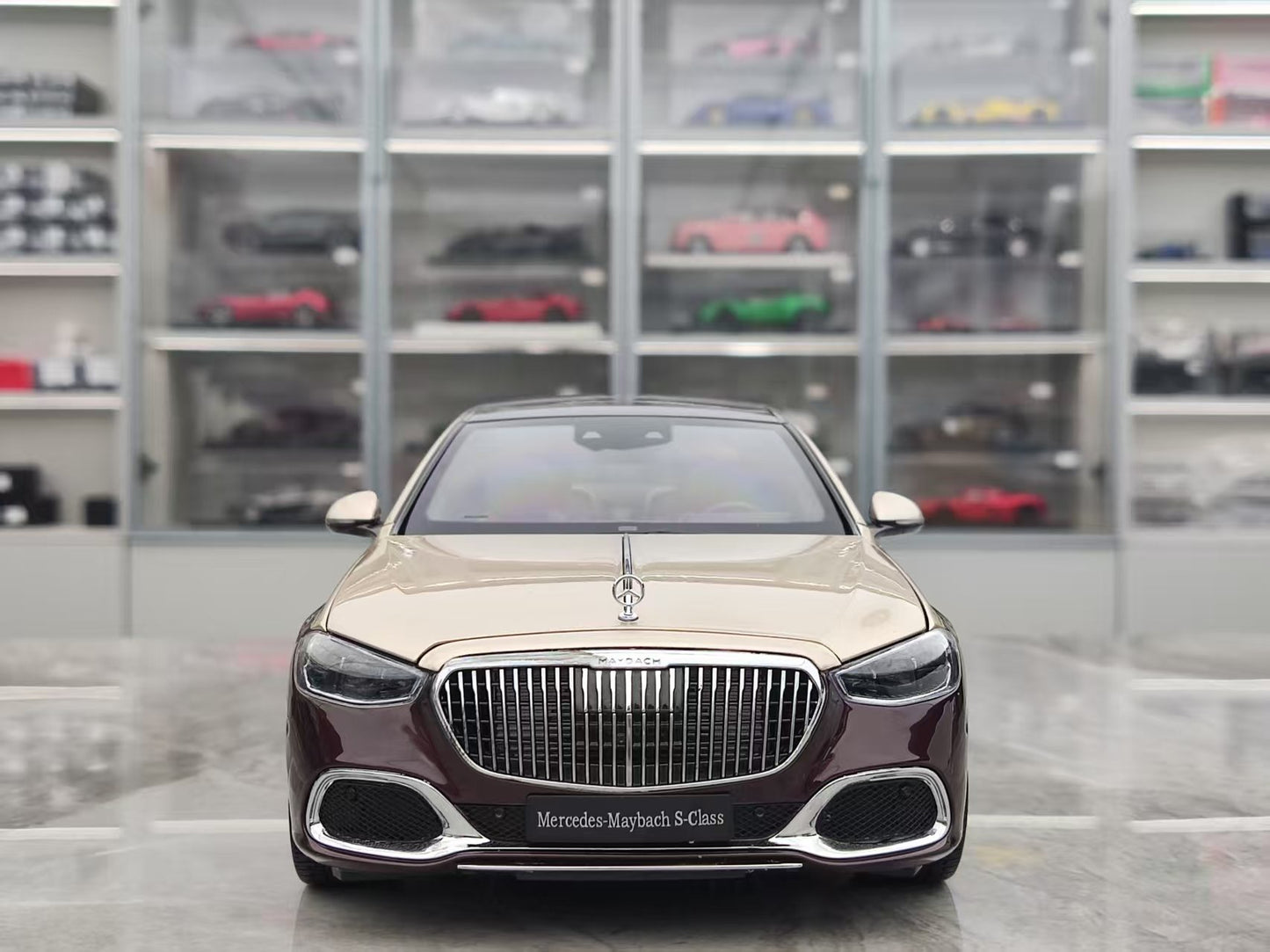 Almost Real 1/18 Mercedes-Maybach S-Class Kalahari Gold/Tourmaline Red AR186