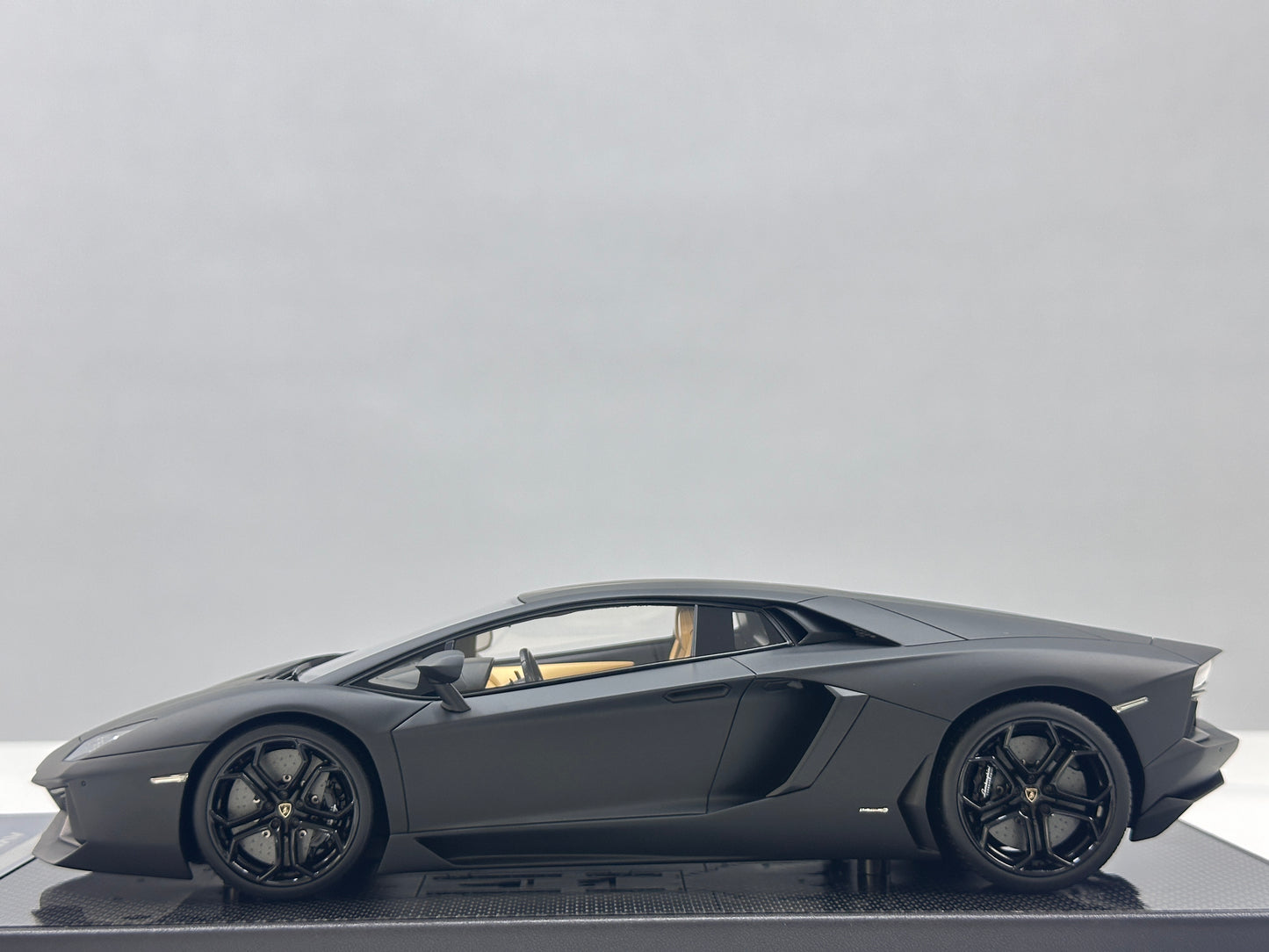 VMB 1/18 Lamborghini Aventador LP700-4 Matte Black VMB066