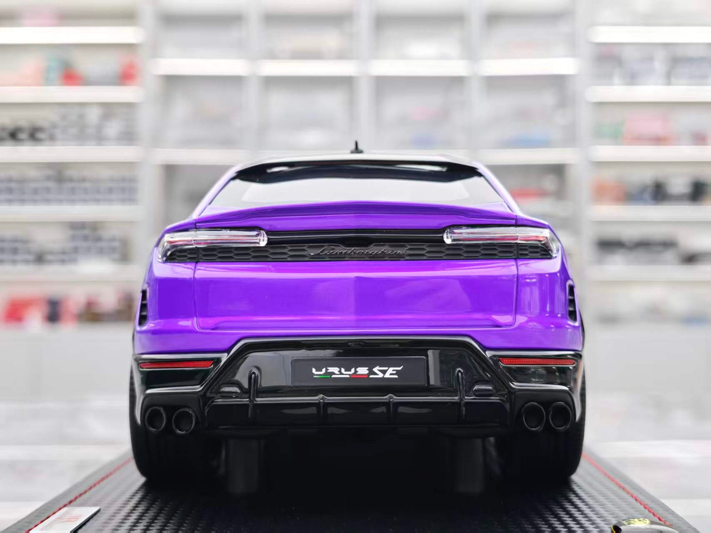 MR 1/18 Lamborghini Urus SE Purple LAMBO061D