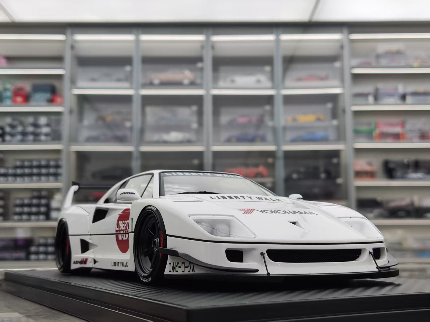 Ignition Model 1/18 Ferrari F40 LB-WORKS 40 White IG3752