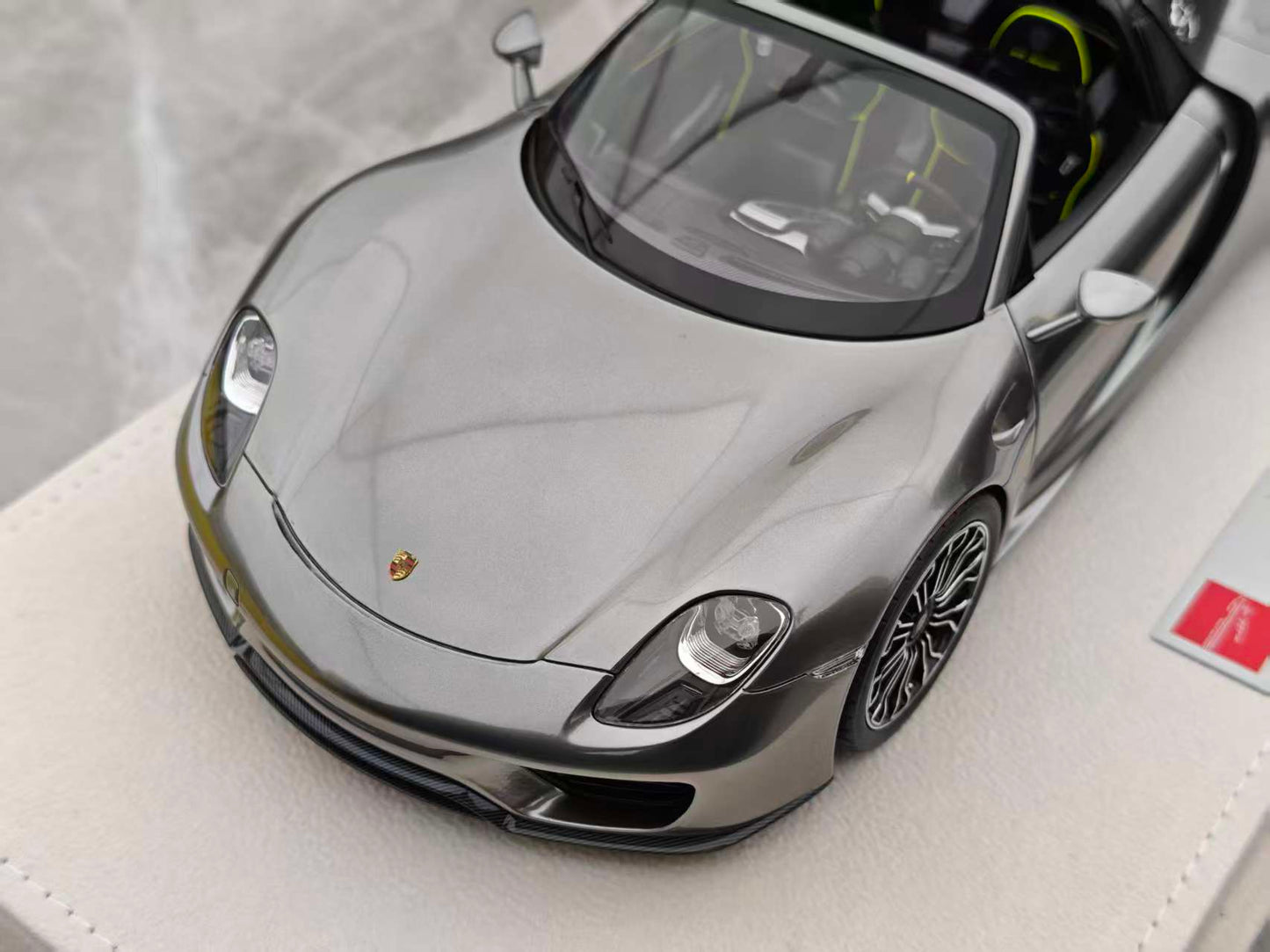 MAKEUP 1/18 Porsche 918 Spyder, Silver, EML045J