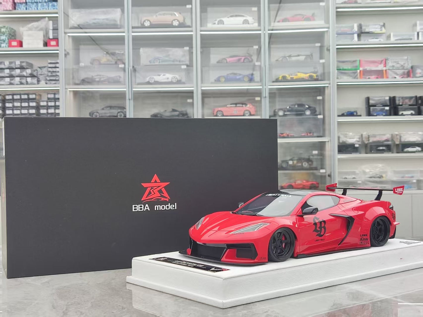 BBA MODEL 1/18 Corvette C8 LB Widebody Modified, Standard Red BBA035